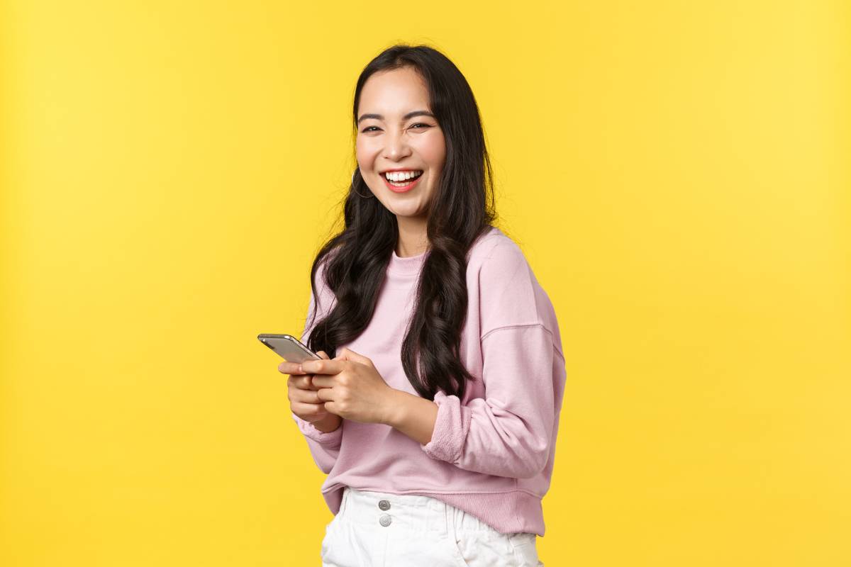 Is It Possible To Get A Free Phone? The Real Ways to Get One (With or Without the Government)
