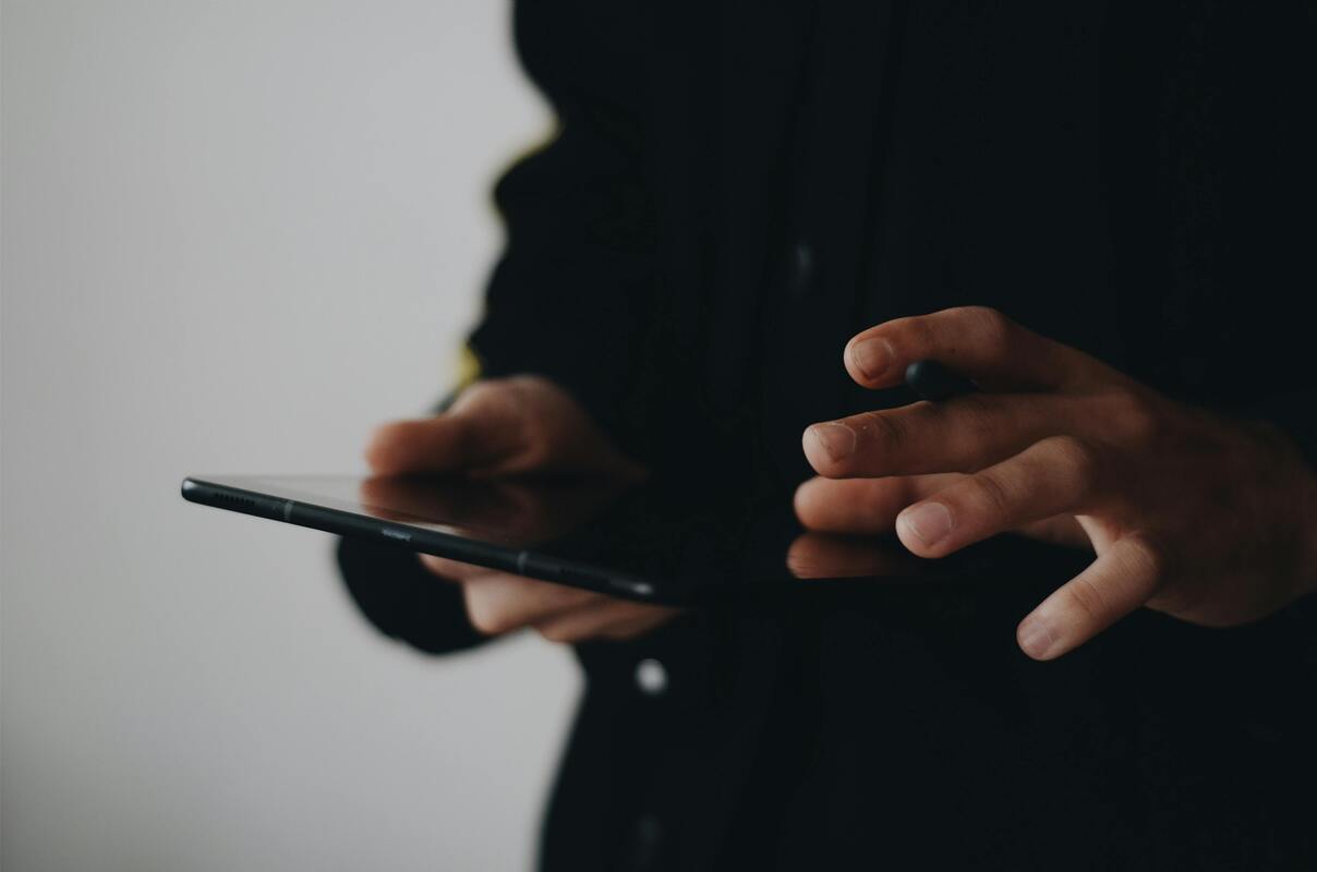 How to Get a Free Tablet Through Government Programs in 2026?