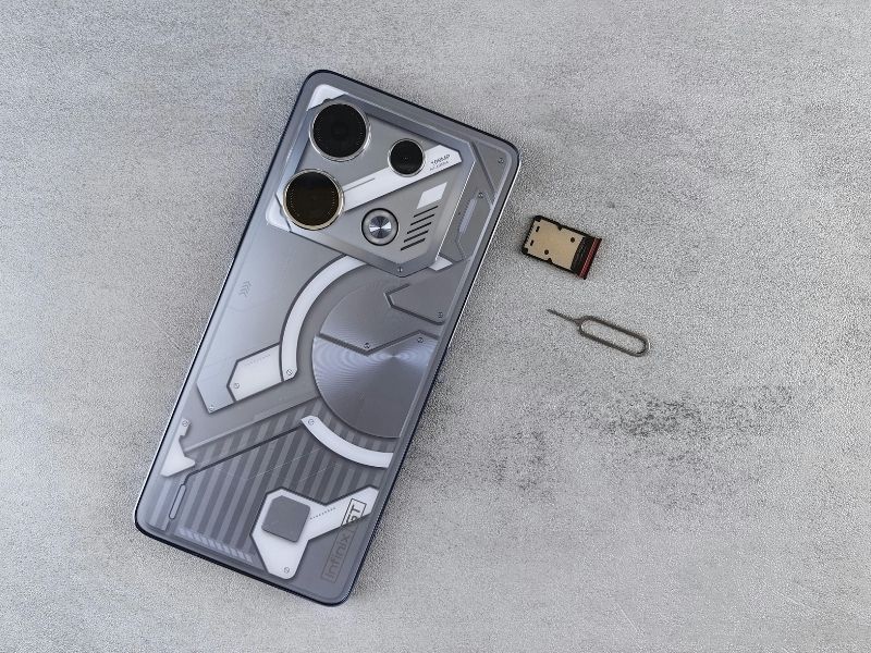 sim card inserted but no service android
