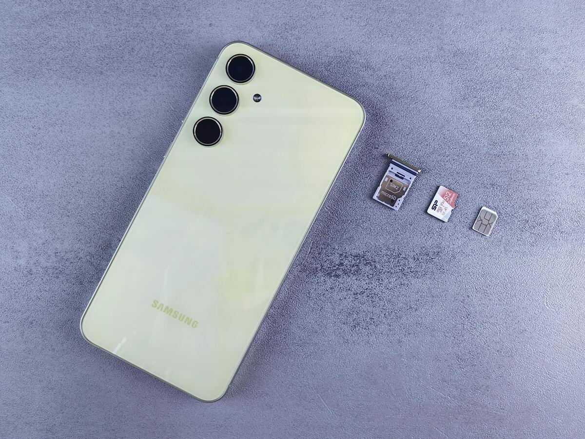 Can I Put My SIM Card in Another Phone? What Happens When You Switch Devices