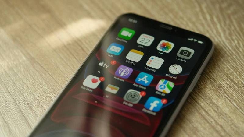 does-iphone-13-have-a-sim-card-1