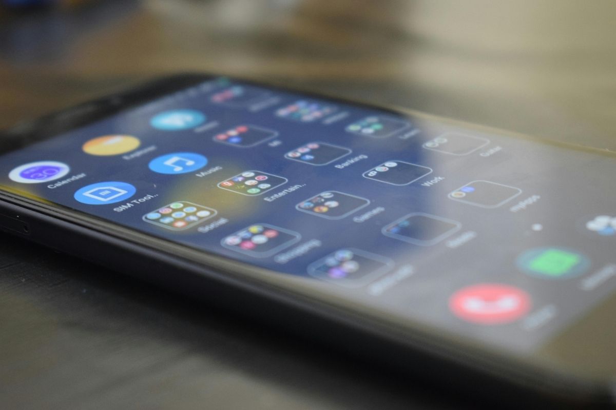 How To Install SIM Card In Android Phone: 3 Common Mistakes