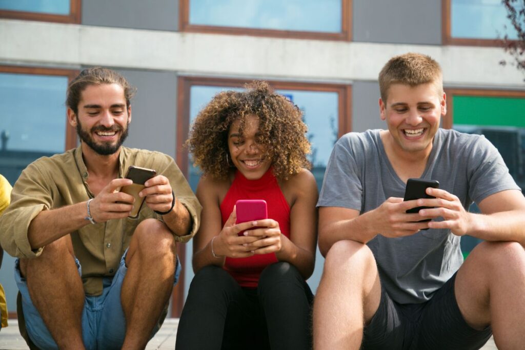 how-do-free-phone-upgrades-work-who-qualify