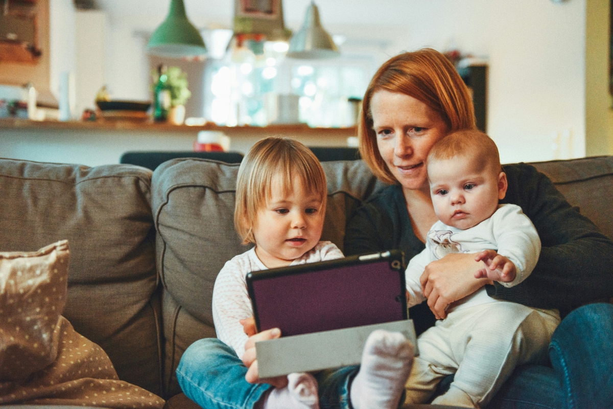 Top 10 Gift Cards for Mom: Easy & Lovely Ideas Today