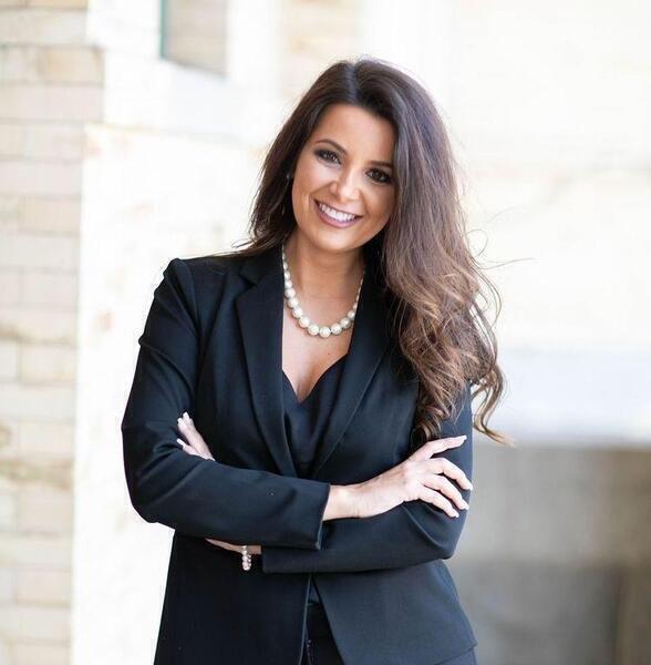 Alexandra Macedo portrait